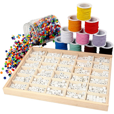 Bogstavperler på armbånd
